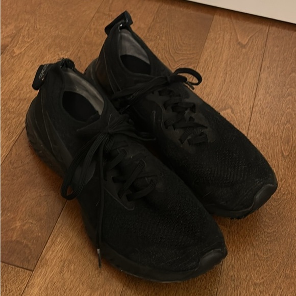 Nike Men's Black Athletic Sneakers - Picture 2 of 7